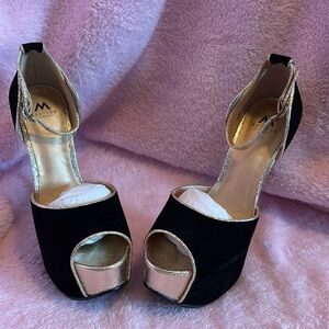 Madison (by Shoedazzle) ladies heels